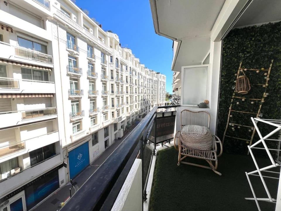 Superbe appartement face Martinez, près de la mer Apartment in Cannes