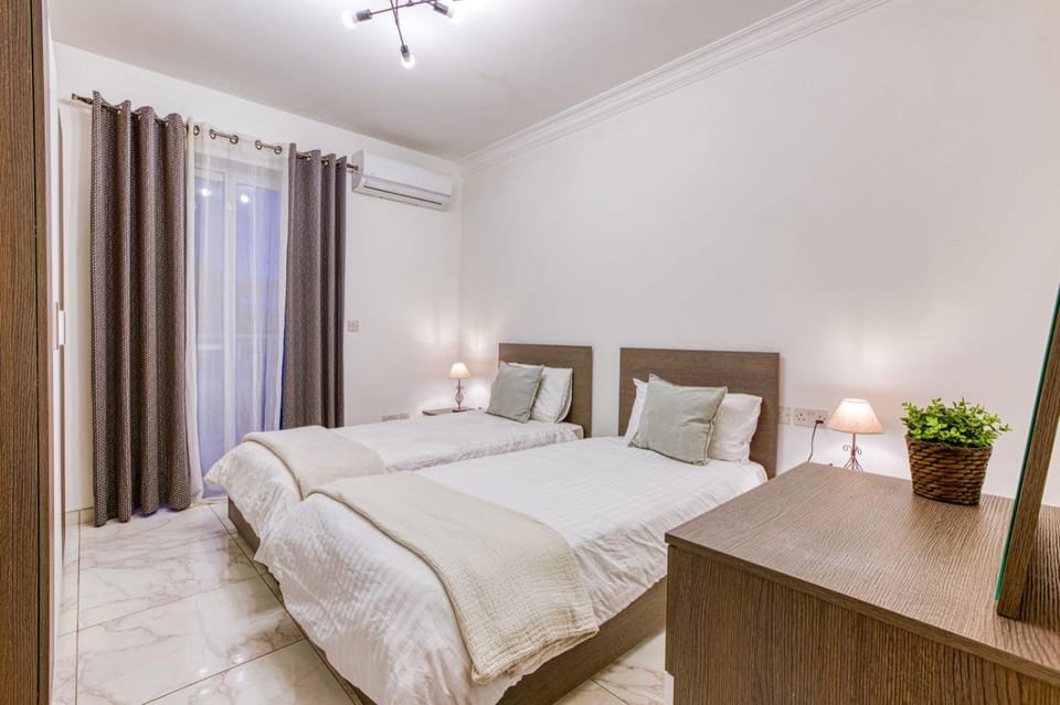 Stylish 3BR St Julians Apt Walk to Everything Apartment in Saint Julians