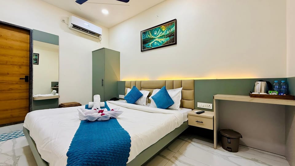 Bedroom, air conditioner