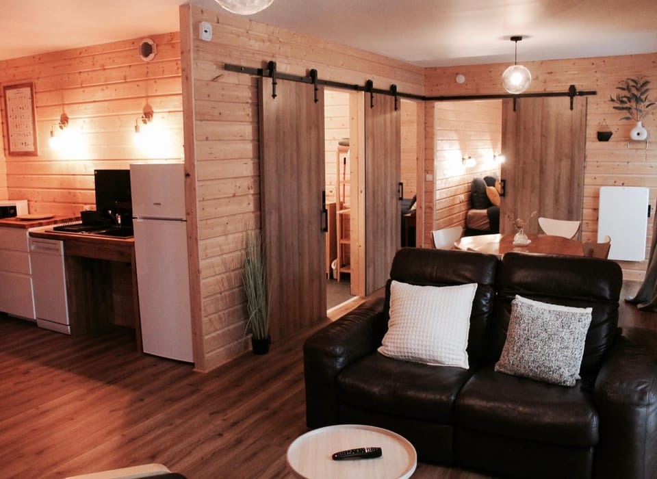 Appartement pour 4 personnes jacuzzi illimité adapté PMR Apartment in Normandy