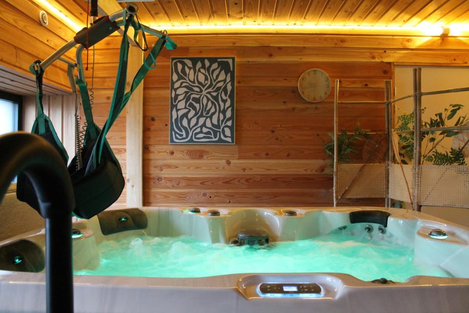 Appartement pour 4 personnes jacuzzi illimité adapté PMR Apartment in Normandy
