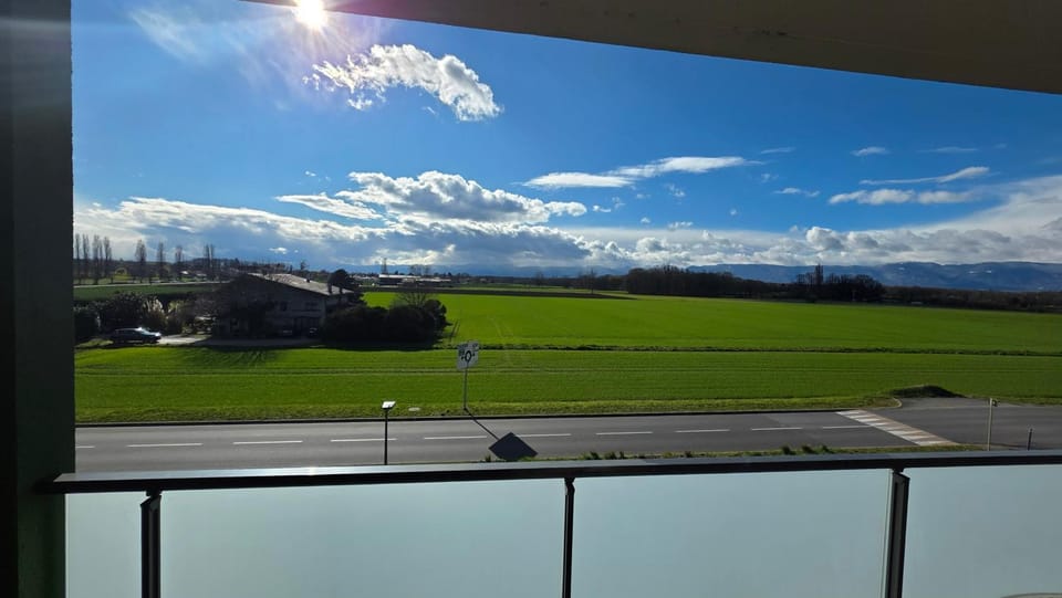Balcony/Terrace, Hiking, Mountain view