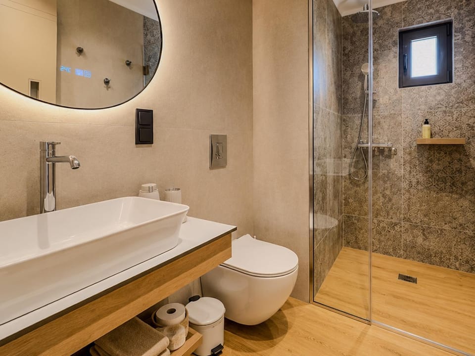 Shower, Toilet, Bathroom, Bath