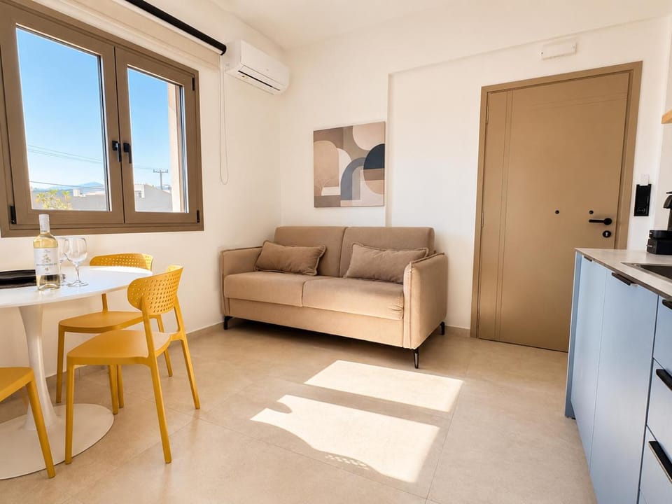 Kitchen or kitchenette, Living room, Seating area, air conditioner