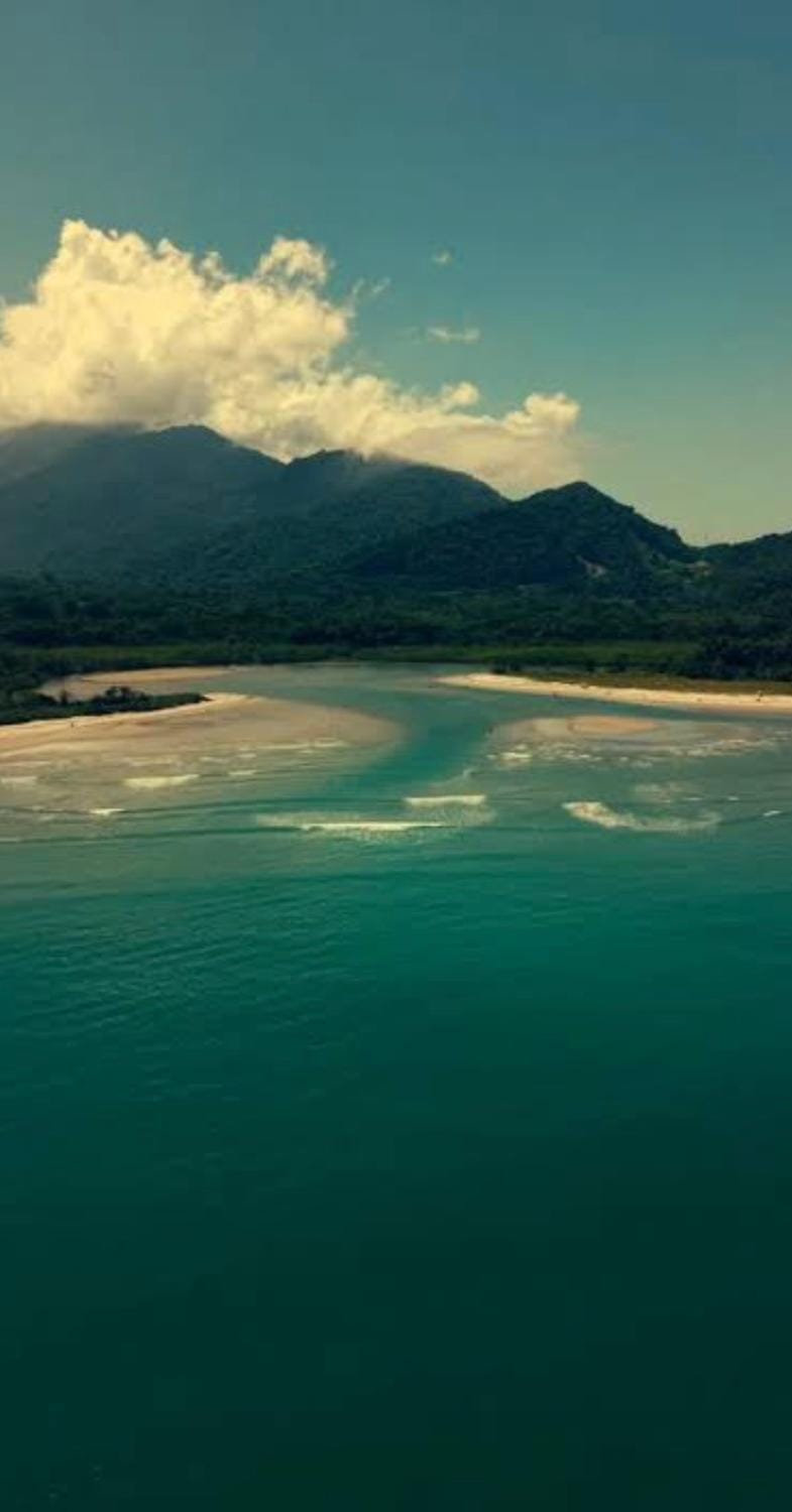 CASA PRAIA CAMBURI CHARMOSA A 100m MAR, Churrasqueira, 7 Pessoas, Pet Friendly, Wi Fi, Ar condicionado, Família, Férias no Paraíso House in São Sebastião