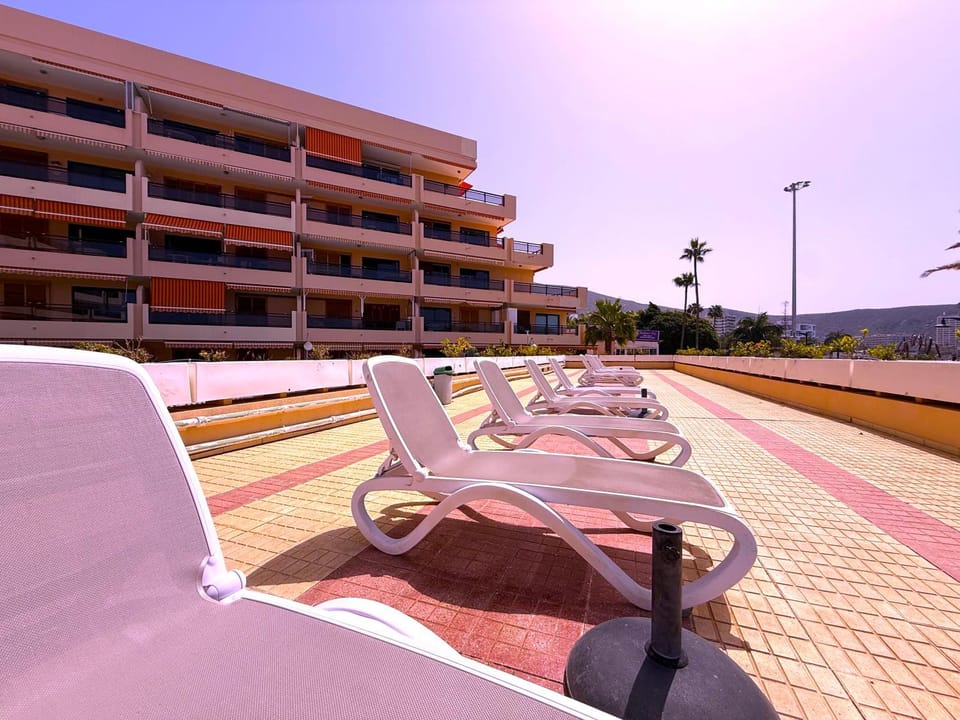 Tropicalidays Los Cristianos Seafront Bucanero Apartment in Los Cristianos