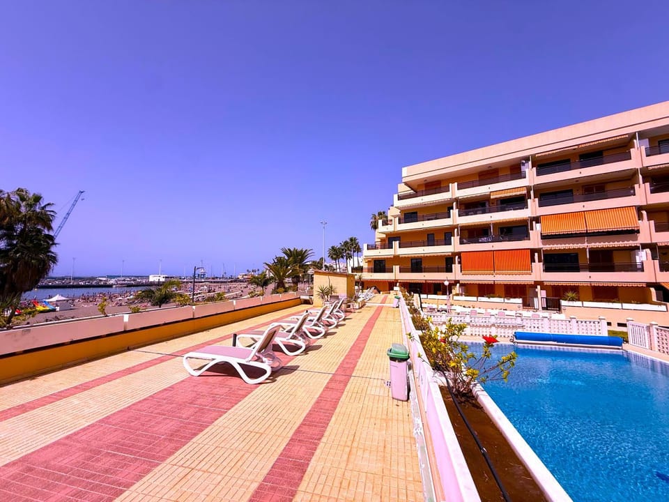 Tropicalidays Los Cristianos Seafront Bucanero Apartment in Los Cristianos