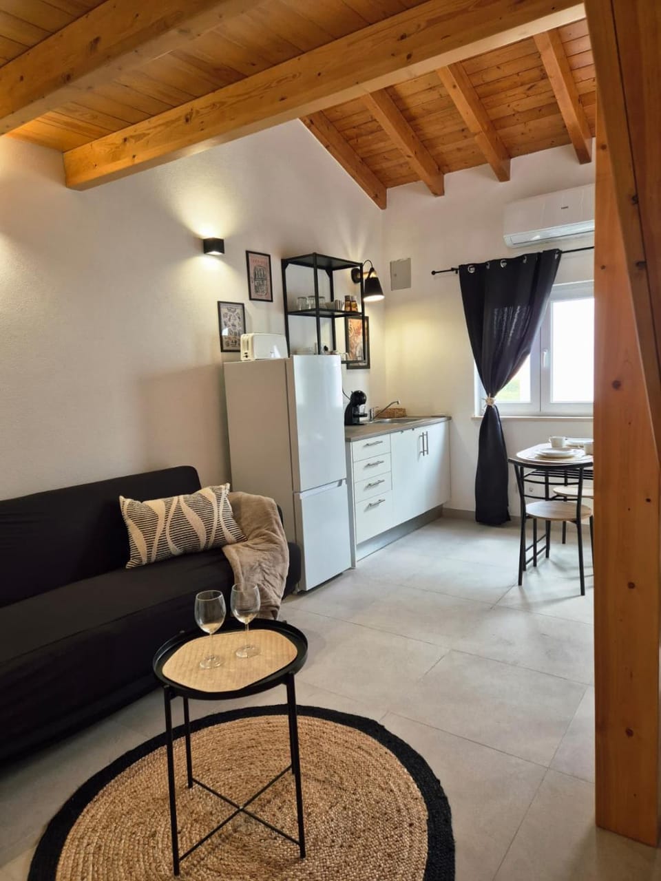 Kitchen or kitchenette, Living room