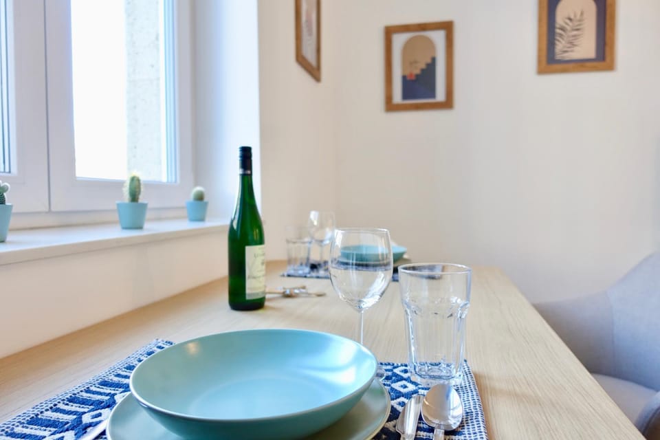 Dining area, Food