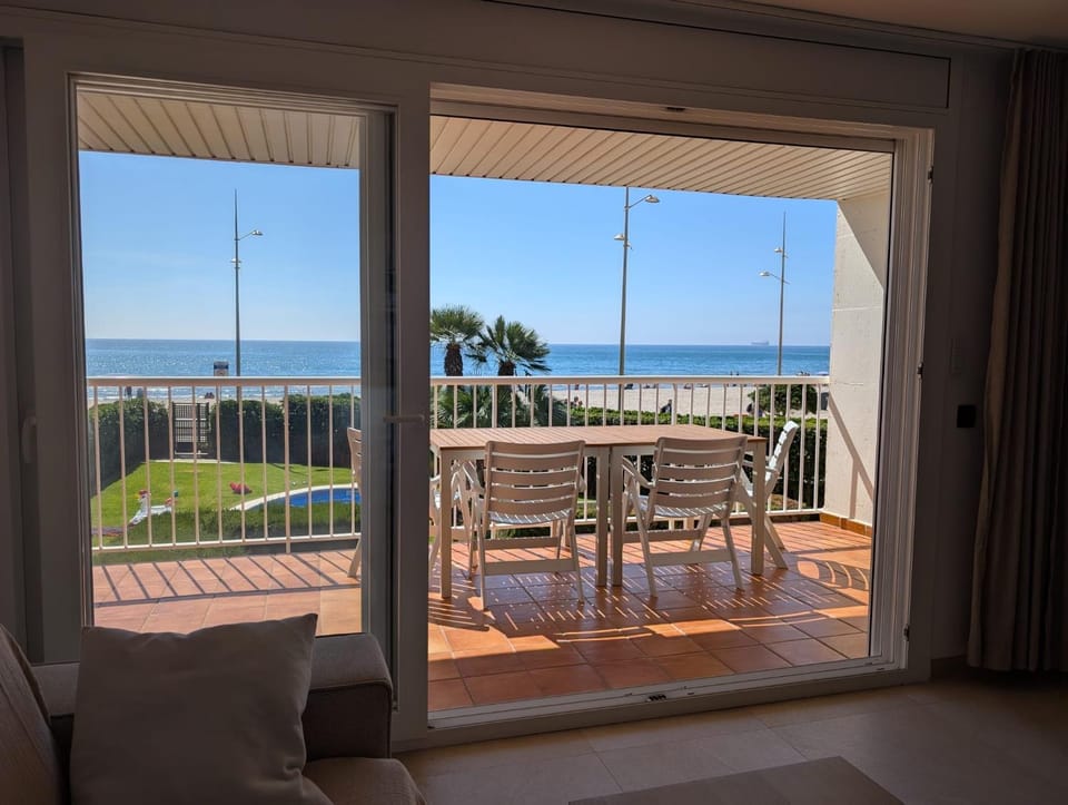 Parasol Holiday Sunny Beach Lovers 1 Apartment in La Pineda