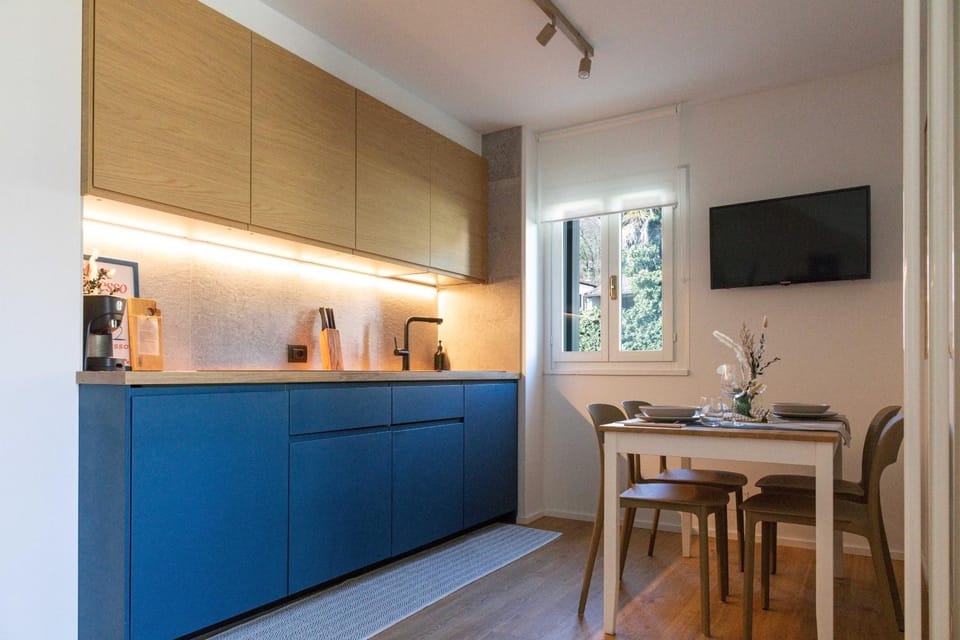 Kitchen or kitchenette, Dining area, kitchen