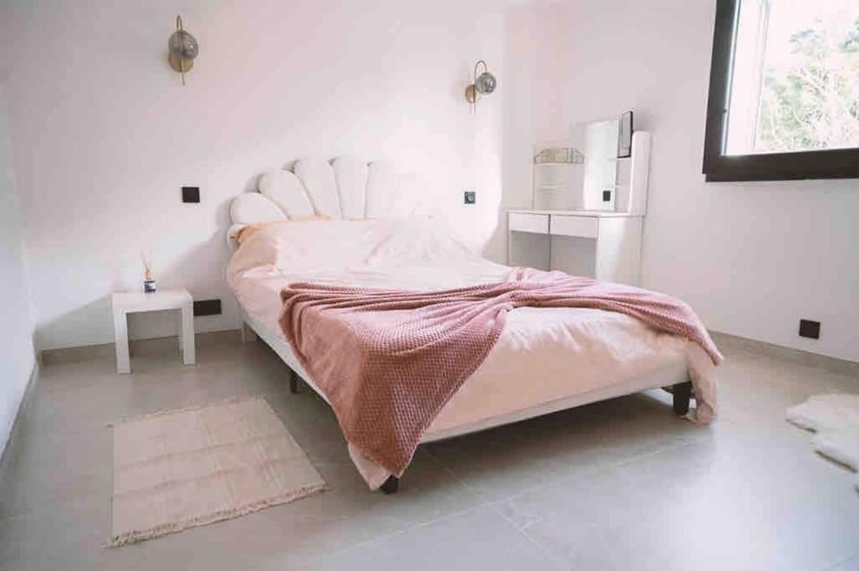 Air-conditioned house with garden, pool & foosball table Villa in Marseille