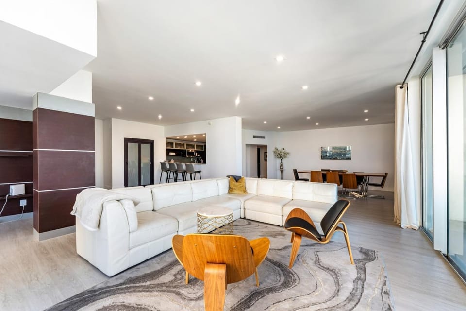 Seaside Penthouse with Pool & Direct Beach Access House in Hollywood Beach