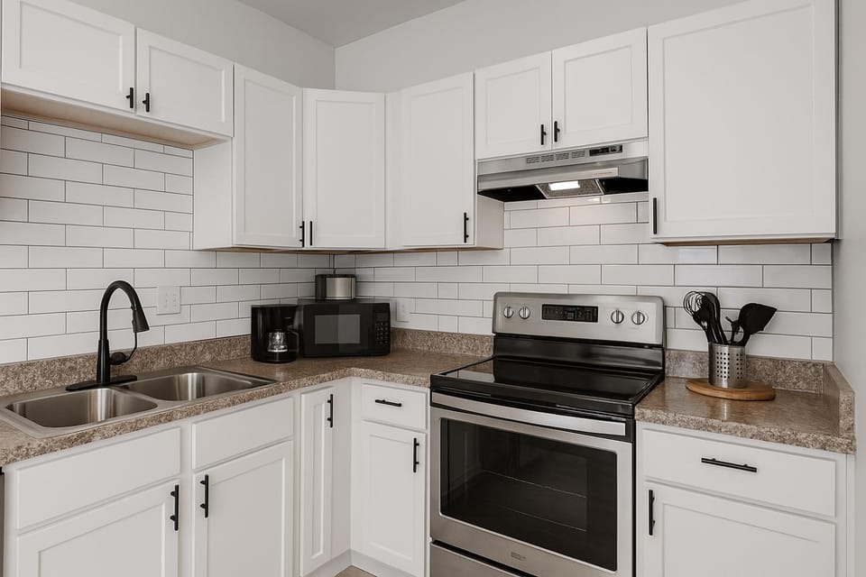 Detroit 4BR Home | Bathtub & Pet Friendly Stay House in Hamtramck