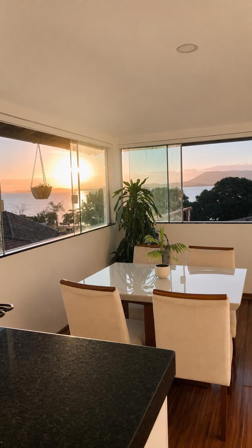 Refugio com vista panorâmica da lagoa House in São Pedro da Aldeia