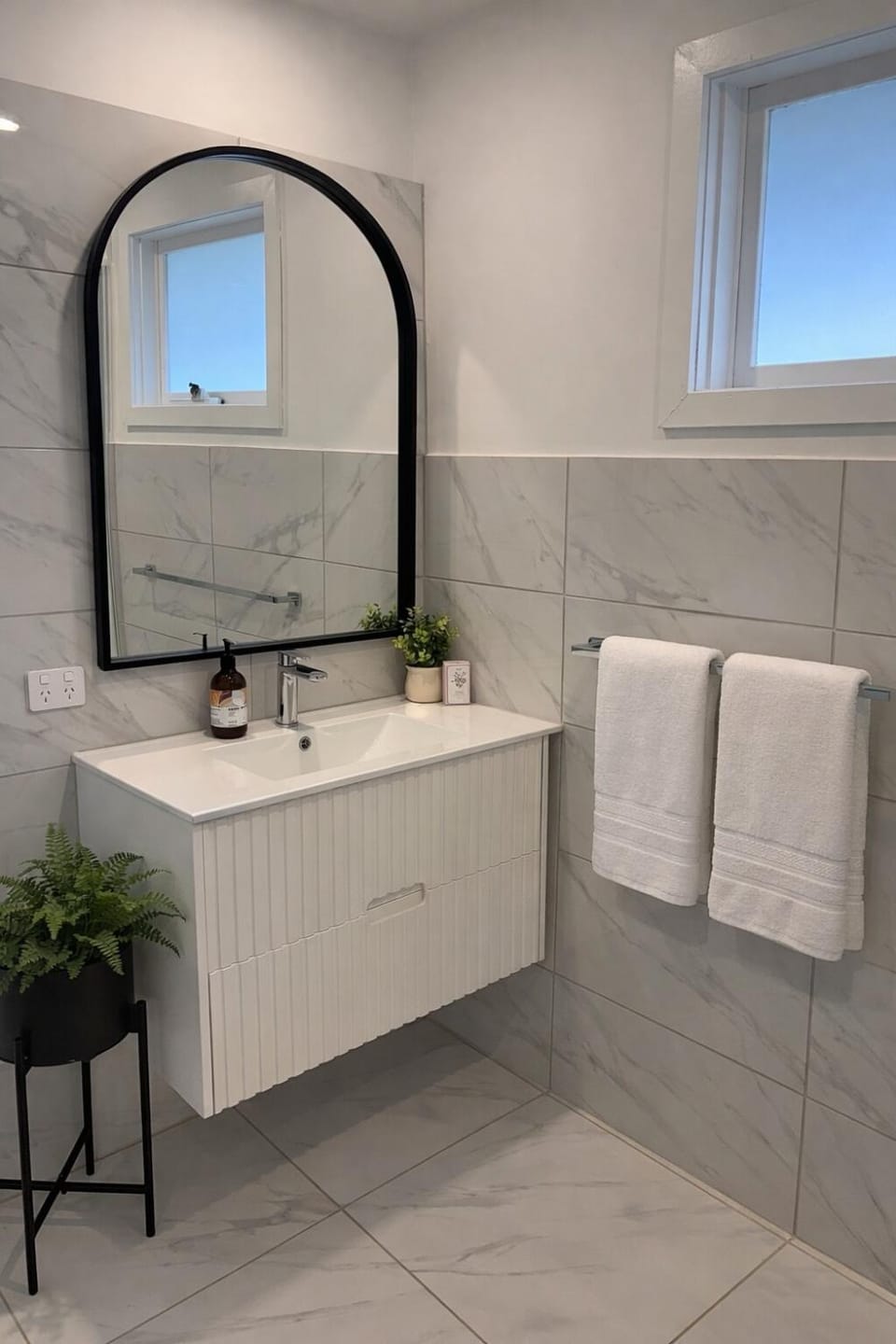 Lakeside Guest Suite Modern & Peaceful Apartment in Goughs Bay