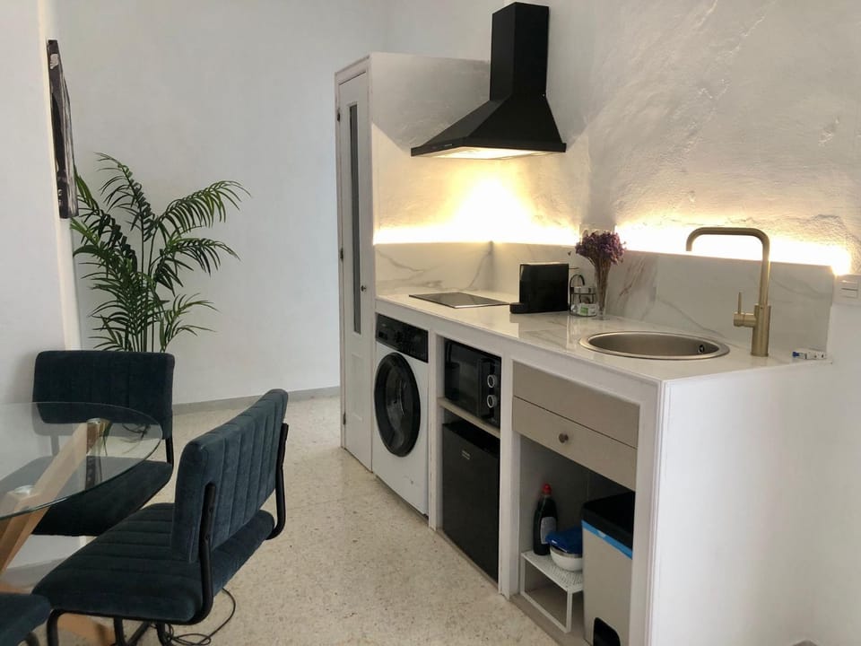 Kitchen or kitchenette, Living room