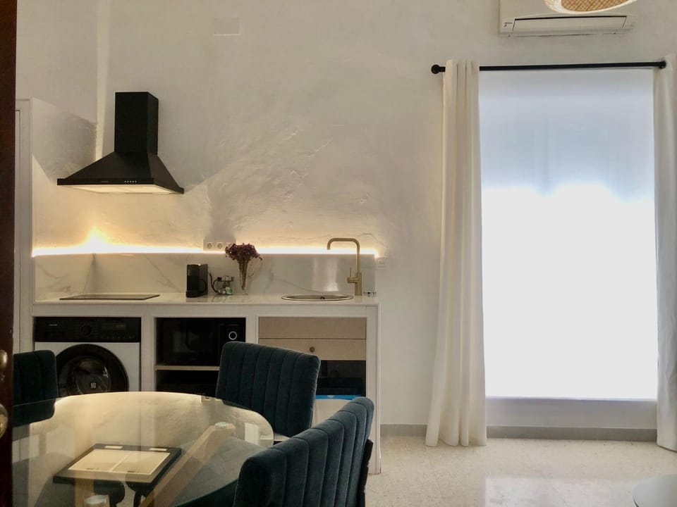 Kitchen or kitchenette, Living room