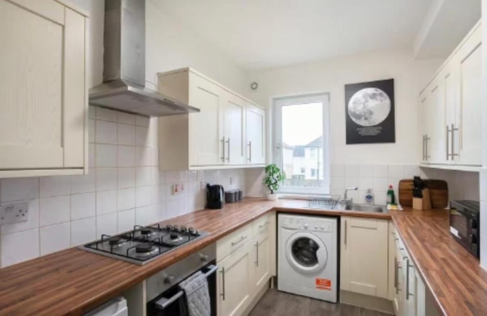 Vacant Nests Cozy 2BR apartment Unique Wi-Fi House in Scotland