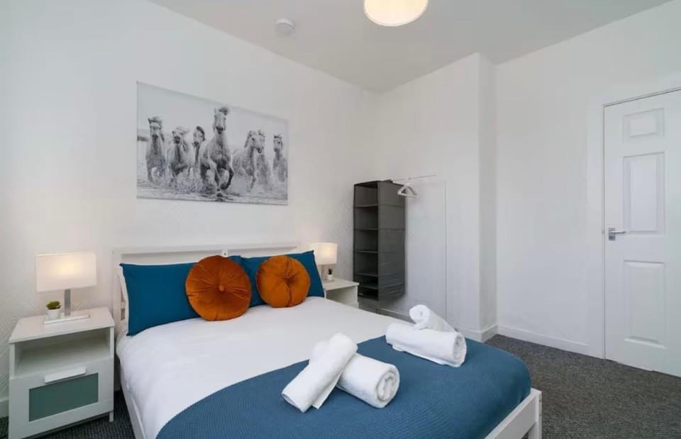 Vacant Nests The Northmuir Wi-Fi Sleeps 6 Apartment in Scotland