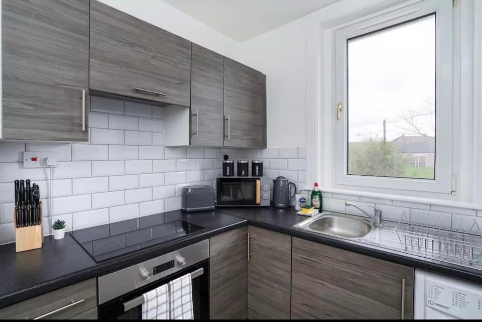 Vacant Nests The Northmuir Wi-Fi Sleeps 6 Apartment in Scotland