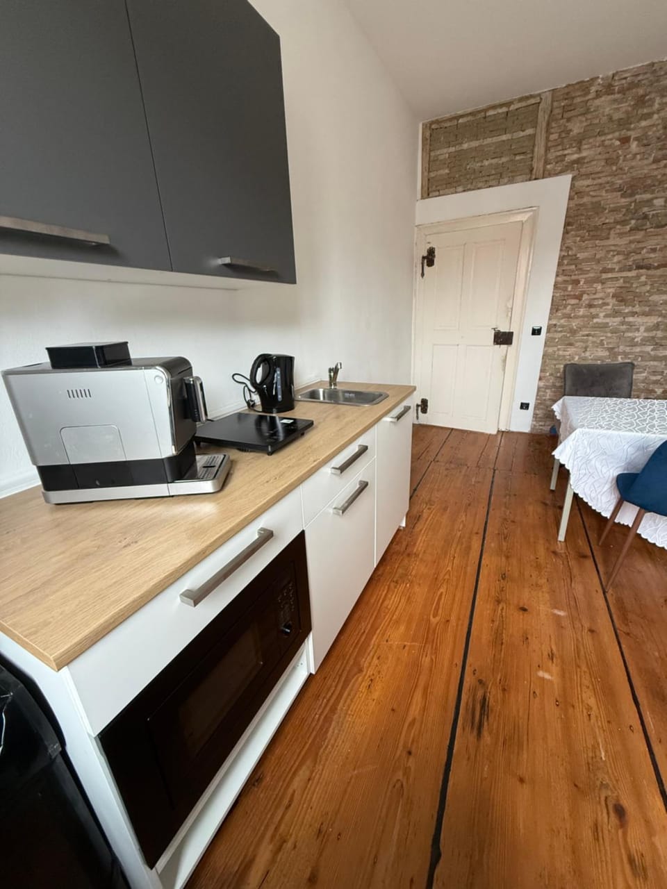 Große Ferienwohnung in tierfreundlicher Hofreite mit Poolnutzung Apartment in Mainz-Bingen
