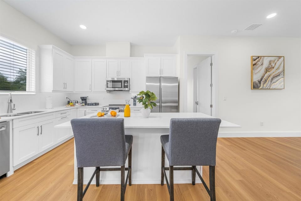 Ultimate Tampa Stay Dual Units 6BR Sleeps 17 House in Tampa