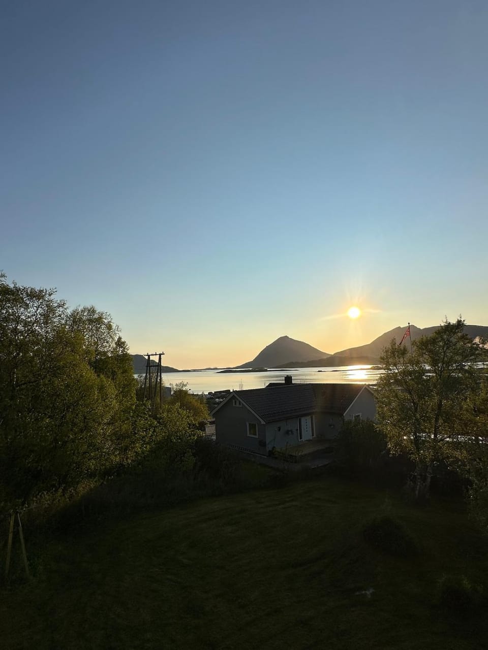Large house, view of the sea, Engeløya Apartment in Lofoten
