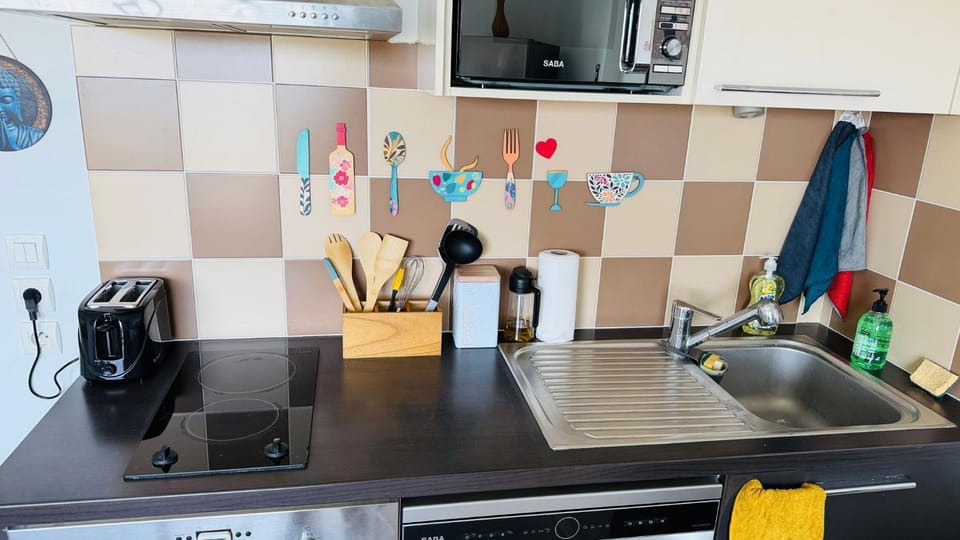 microwave, oven, kitchen
