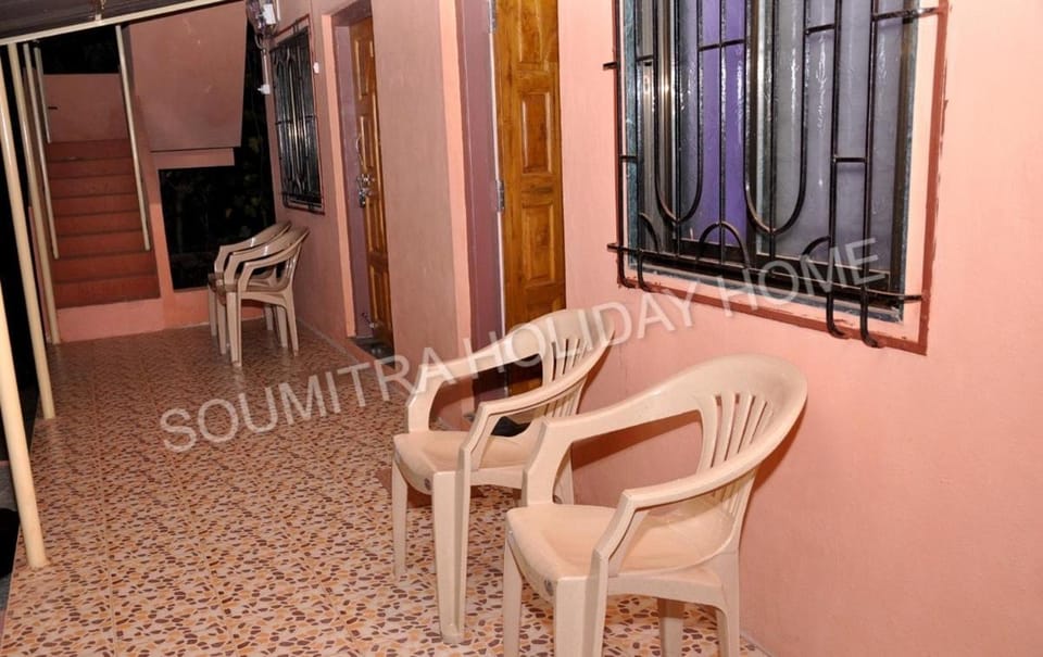 SOUMITRA 's AC GUEST HOUSE Bed and Breakfast in Maharashtra
