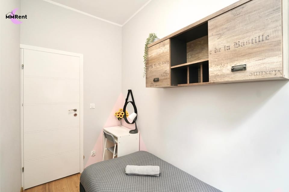 furniture, towels