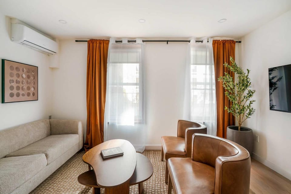 22-3B Sleek Modern 1BR Gramercy Apartment in Lower Manhattan
