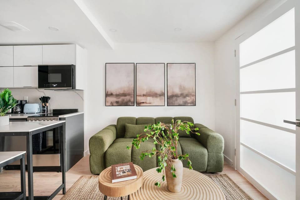 22-4A Sleek Modern 1BR Gramercy Apartment in Lower Manhattan