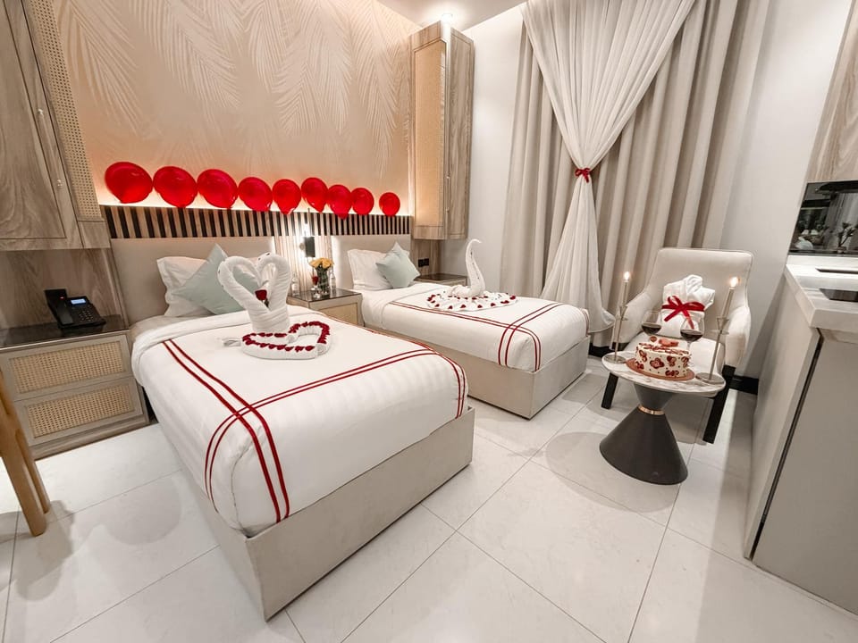 Bed, Kitchen or kitchenette, Bedroom, towels