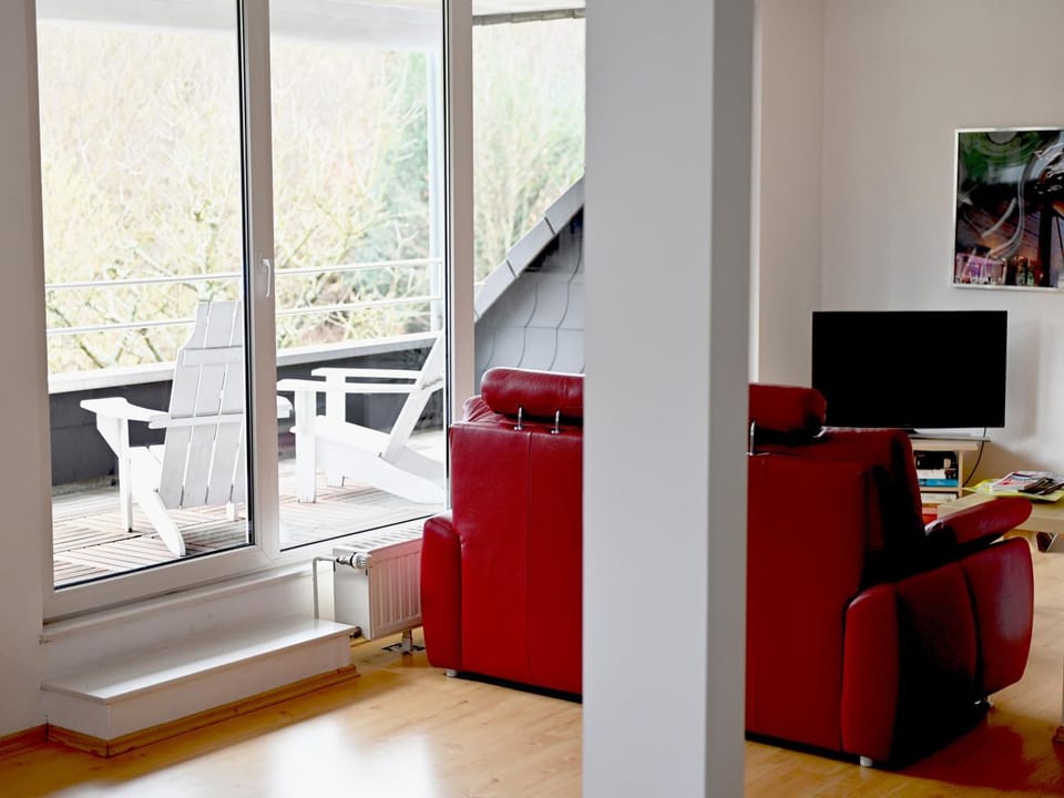 TV and multimedia, Living room, Seating area, Evening entertainment