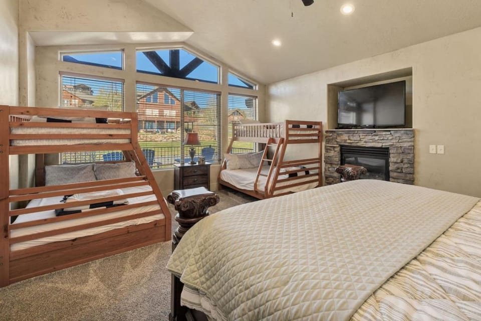 Reunion Retreat and Playhouse House in Garden City
