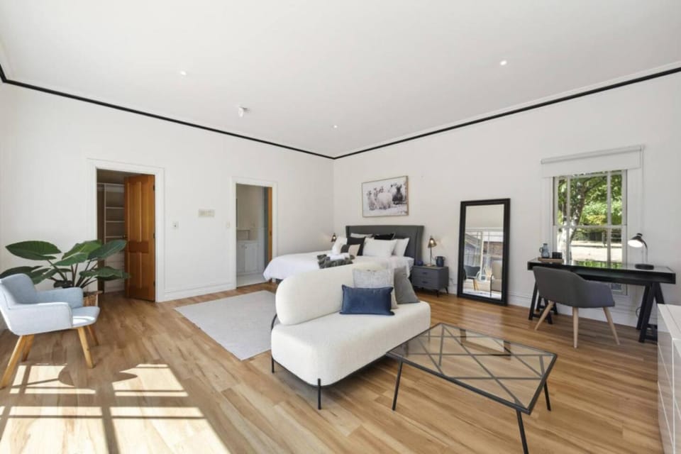 Bed, Bathroom, Photo of the whole room, Bedroom