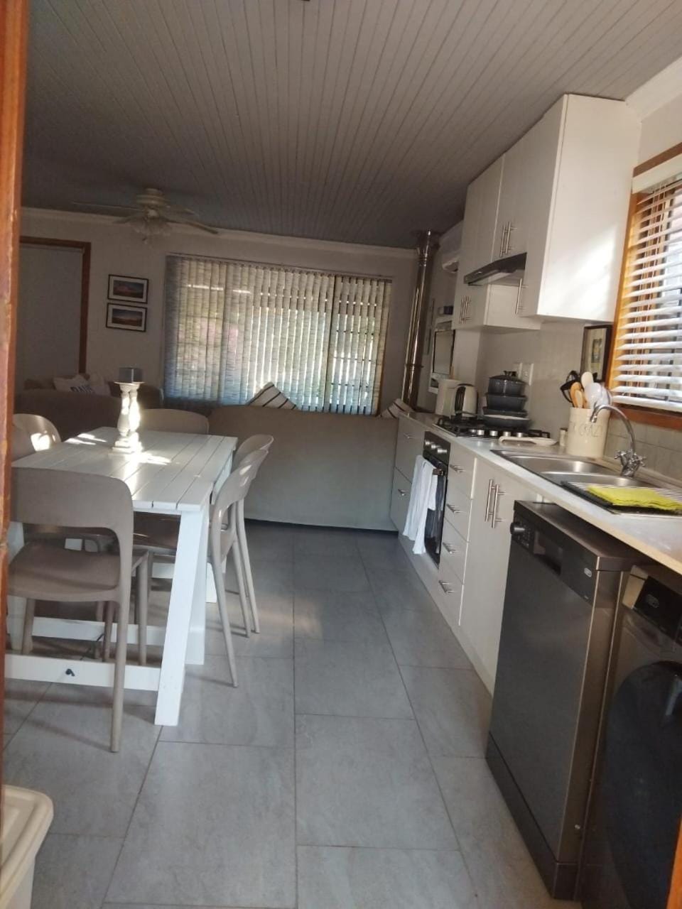 Family Home alongside river - De Hollandsche Molen Apartment in Western Cape