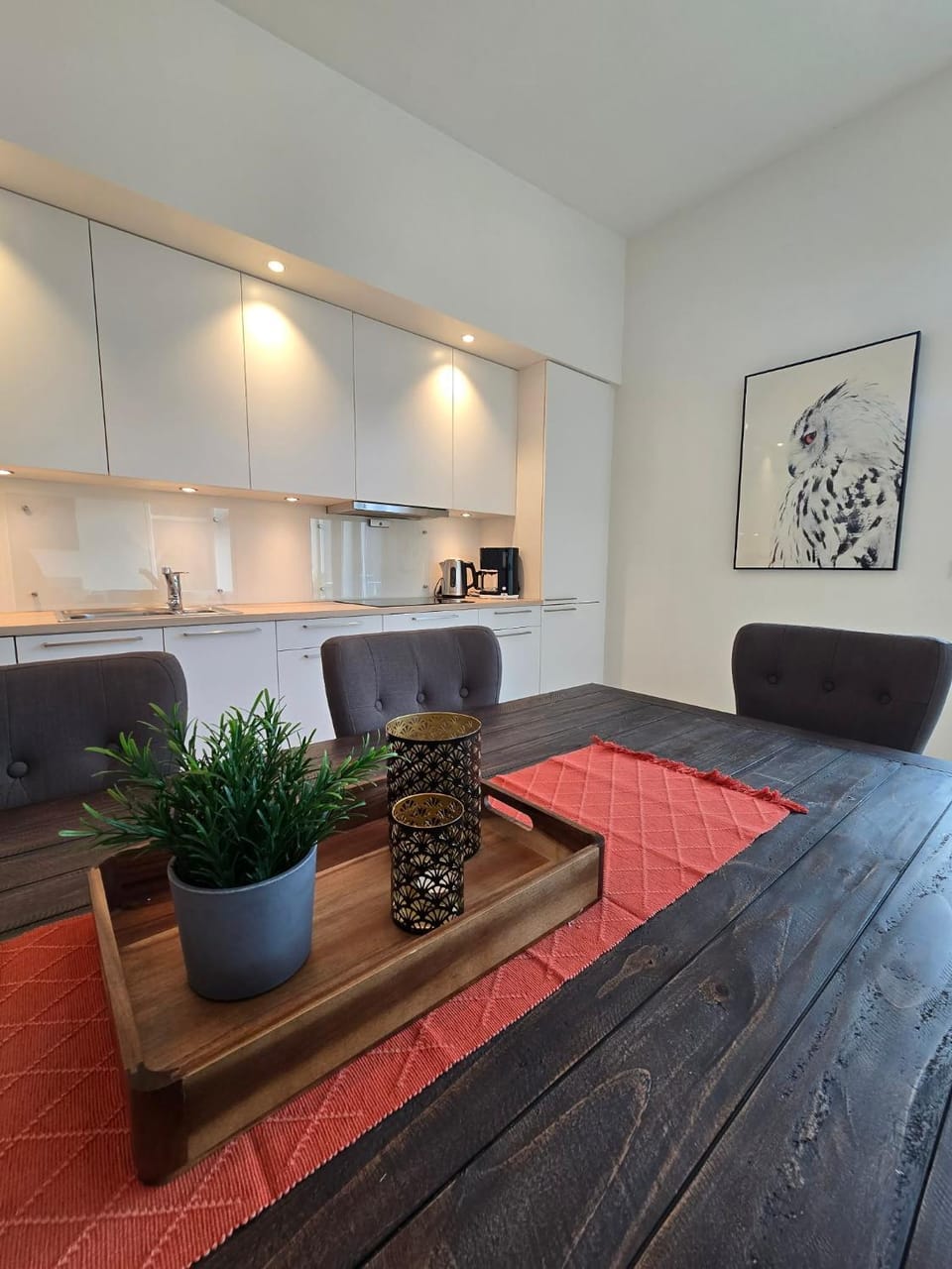 Kitchen or kitchenette, Living room, Seating area, Dining area