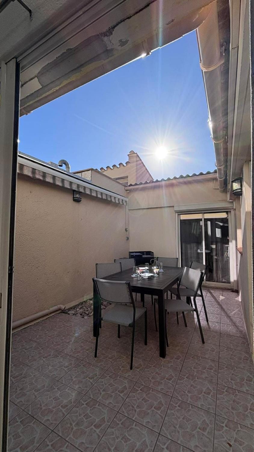 Maison climatisée 64m2 avec patio 6 personnes House in Le Barcarès