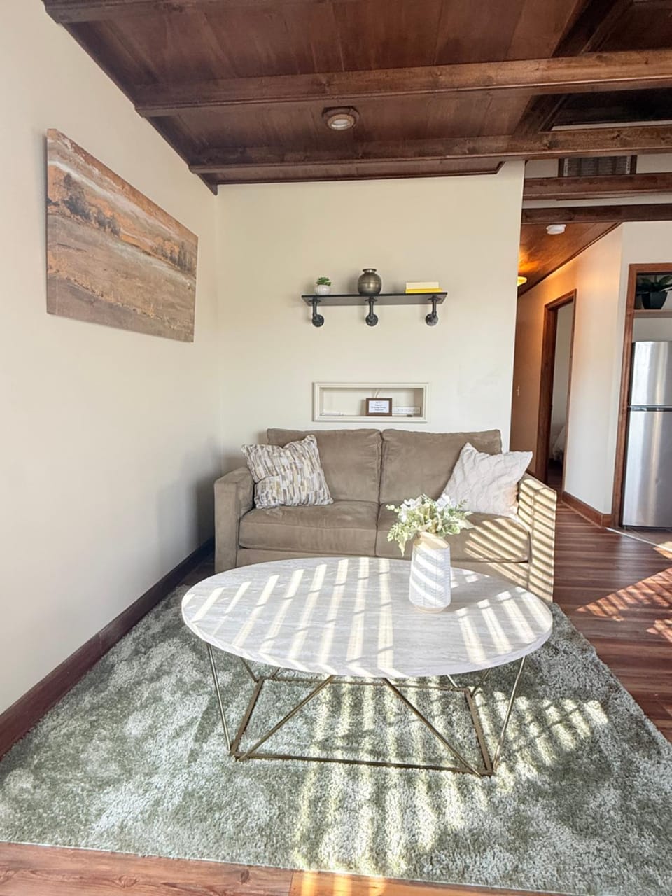 Sunlit Loft, Near GSP and Private Entry Apartment in Greer