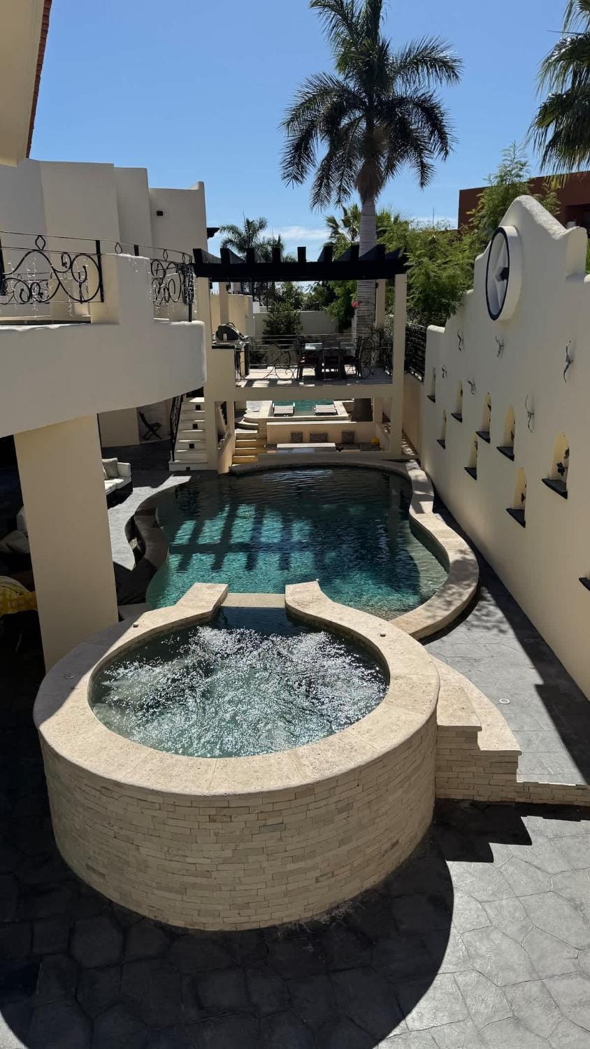 Grand Villa Famlee - multi-family rental sleeps 16 House in Baja California Sur