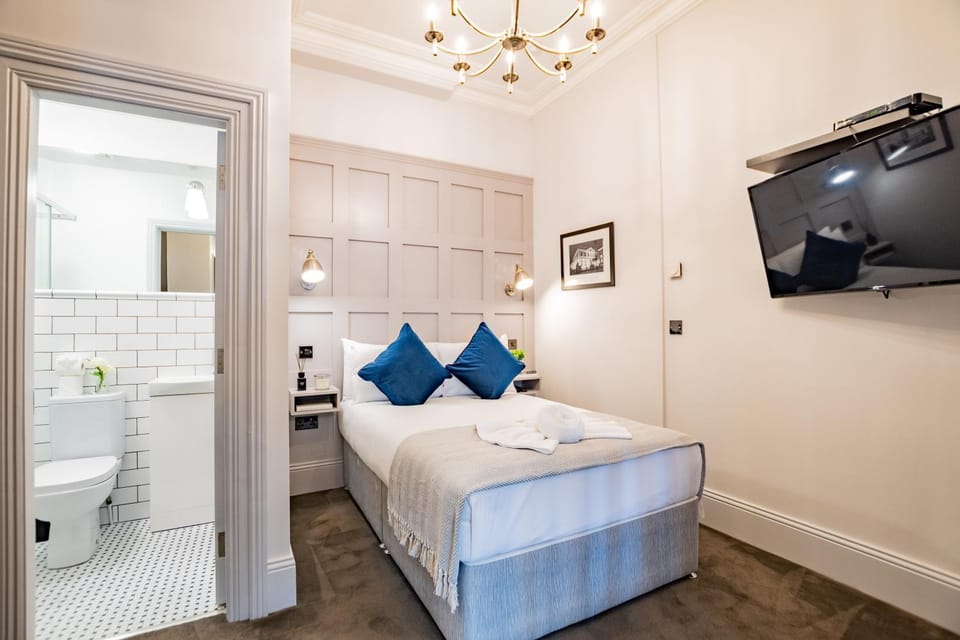 Bathroom, Bedroom