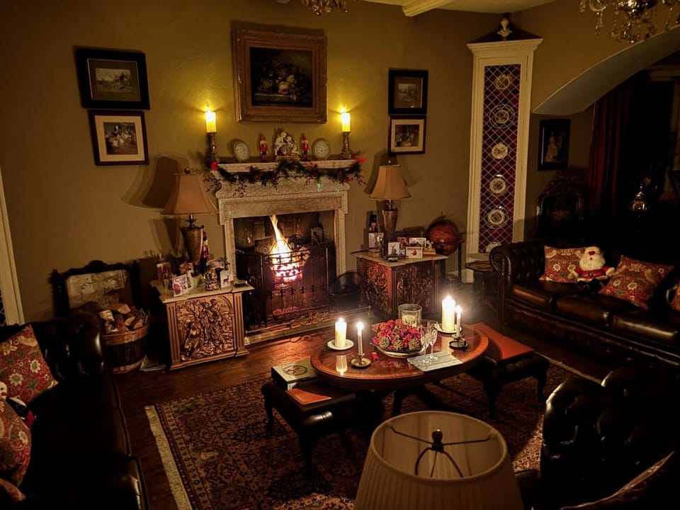 Communal lounge/ TV room