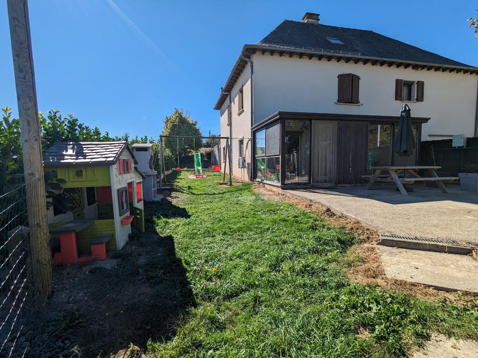 Gite aux flottes aveyron 5à 6 personnes House in Occitanie