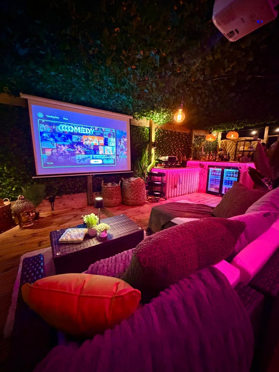 Night, TV and multimedia, Living room, Seating area, Evening entertainment