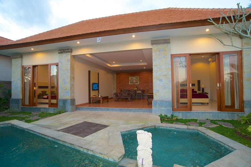 Living room, Swimming pool