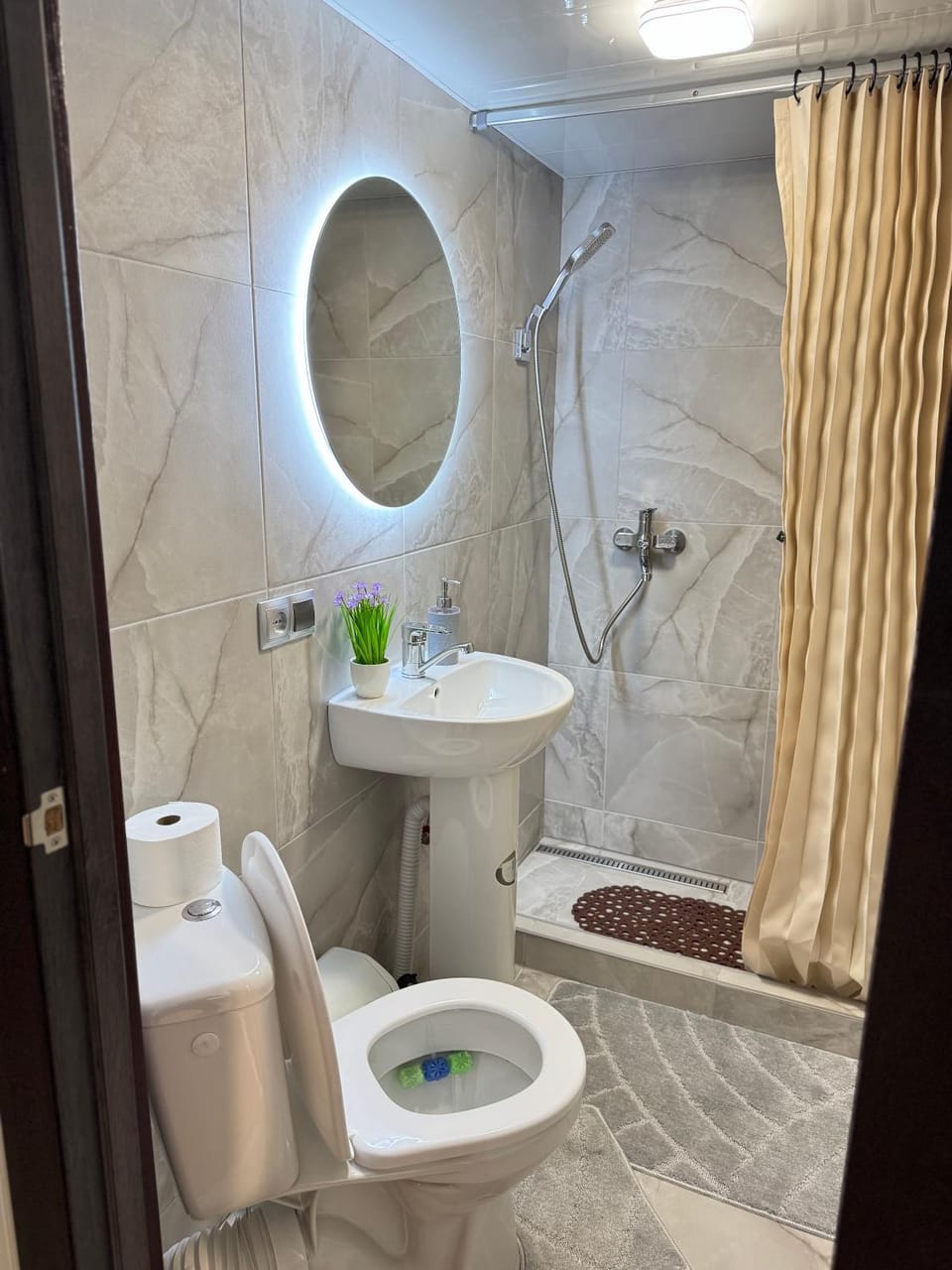 Затишок біля Синевиру Hotel in Ukraine