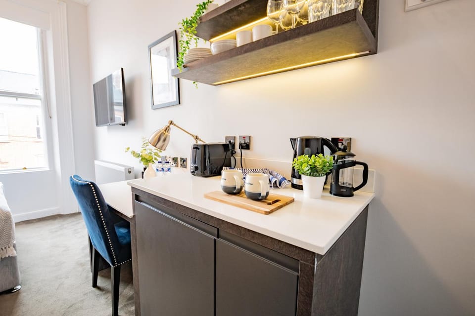 Modern Suite 47, Grove Park, Wi-Fi & TV Apartment in Dublin