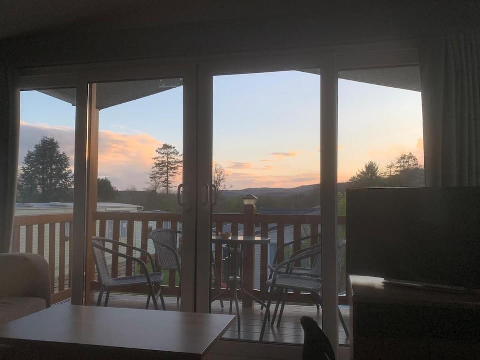 Skyview Cabin - Cosy, pet friendly with fireplace Cabin in Scotland